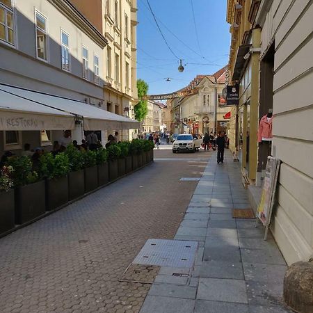 Metropolis Apartments Zagreb Bagian luar foto